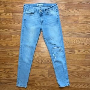 Zara denim straight leg distressed knee ankle jeans size 10
